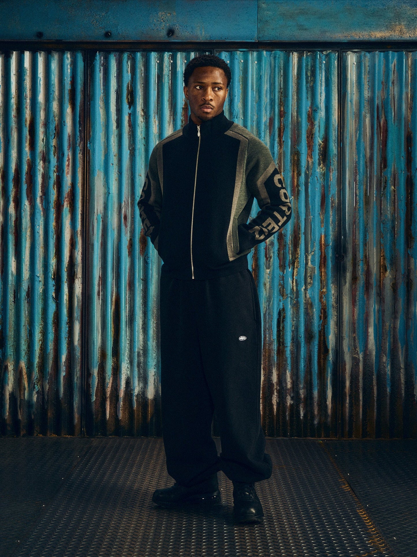 PRECISION KNIT ZIP UP [BLACK]